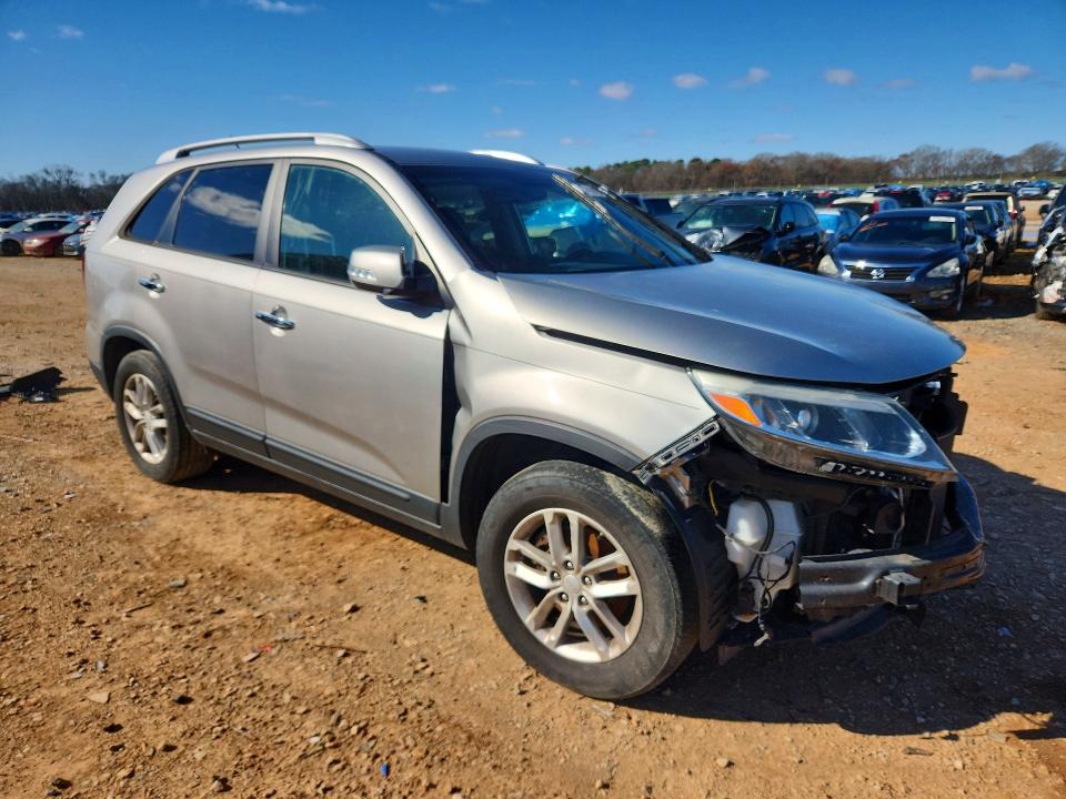 Photo 4 from auction – 2015 KIA SORENTO with VIN 5XYKT3A64FG662297