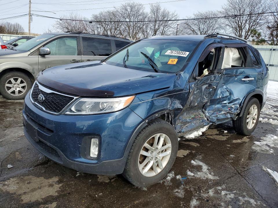 KIA SORENTO 2014 with VIN 5XYKT3A60EG550398 - Photo from auction