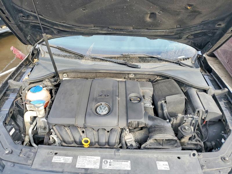 Photo 11 from auction – 2014 VOLKSWAGEN PASSAT with VIN 1VWBP7A33EC014662