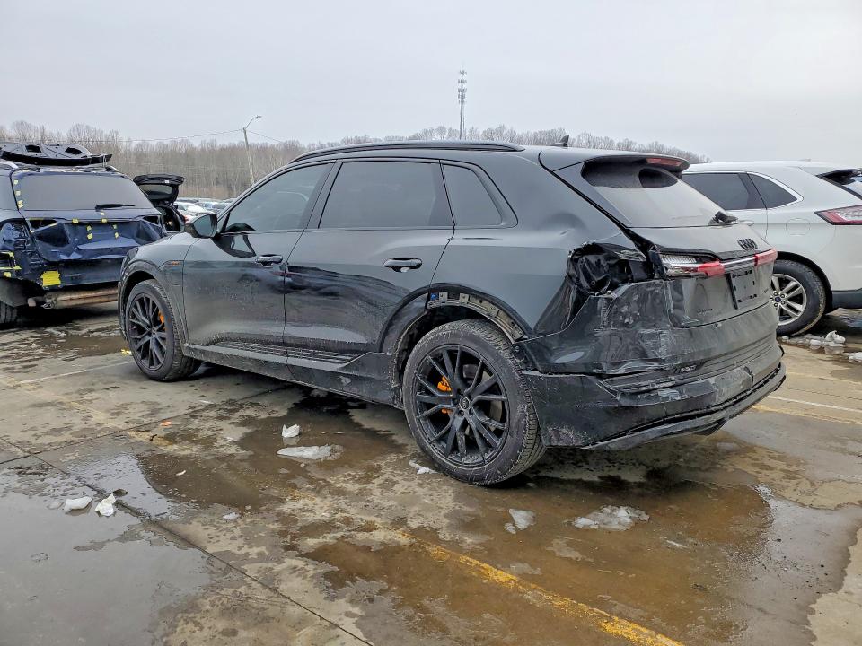 Photo 2 from auction – 2022 AUDI E-TRON CHR with VIN WA1VABGEXNB023663