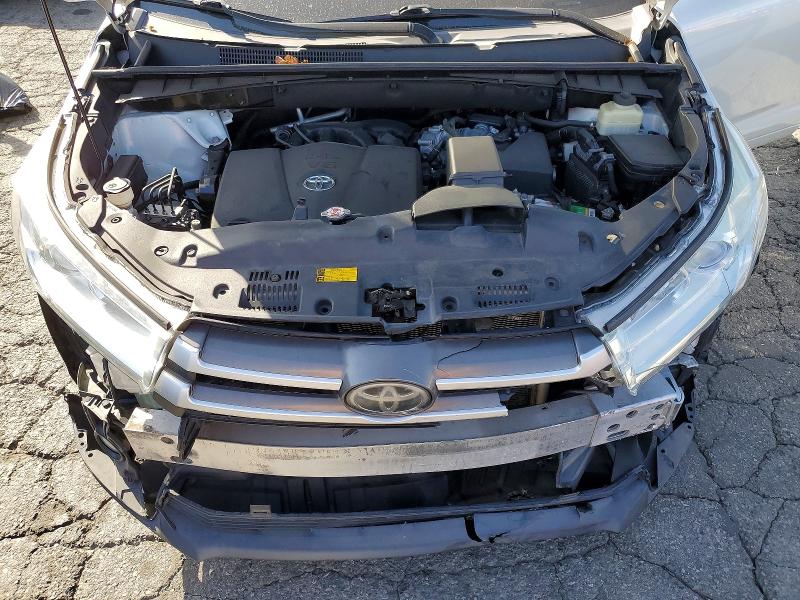 Foto 12 de la subasta – 2018 TOYOTA HIGHLANDER con VIN 5TDKZRFH1JS538429
