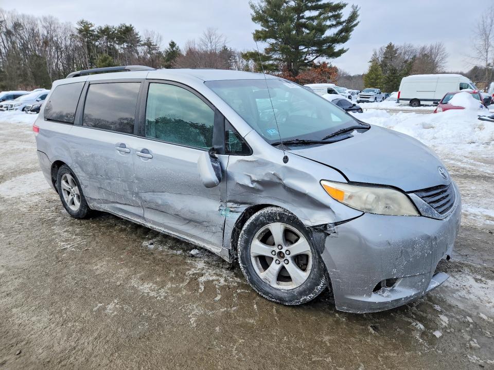 Photo 4 from auction – 2011 TOYOTA SIENNA LE with VIN 5TDKK3DC3BS072500