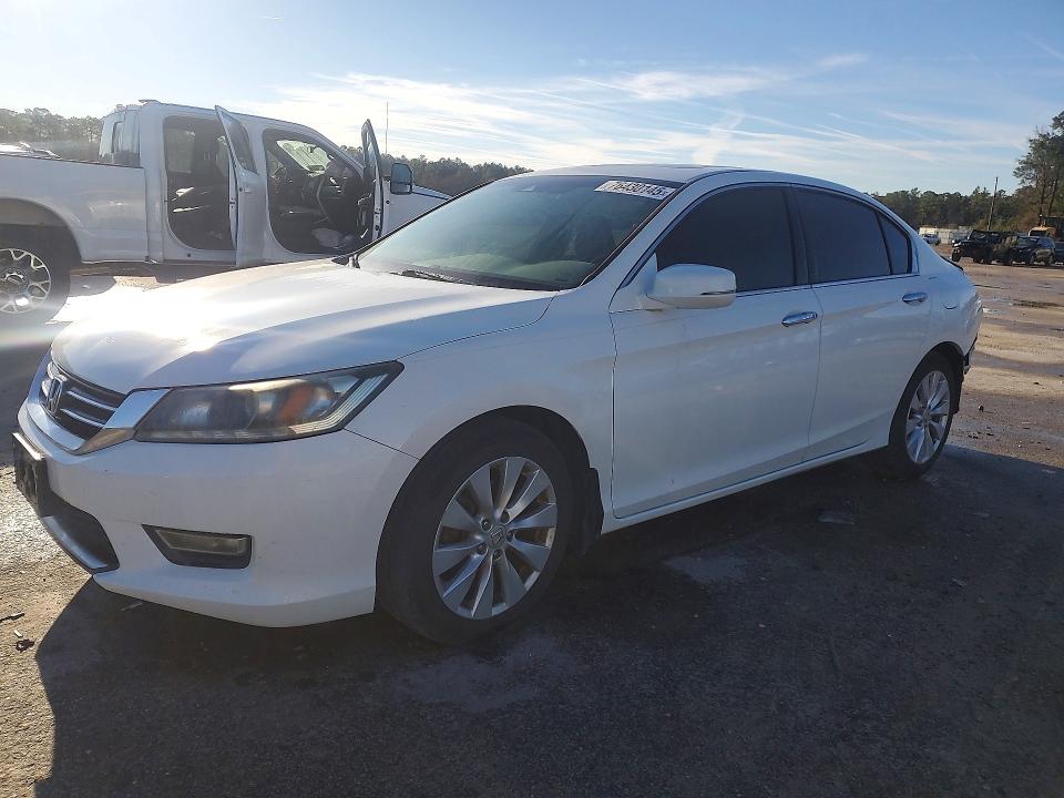 HONDA ACCORD 2013 with VIN 1HGCR3F88DA012920 - Photo from auction