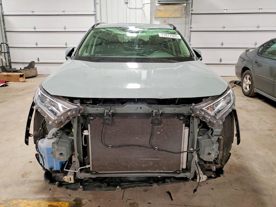 Photo 5 from auction – 2021 TOYOTA RAV4 XLE with VIN JTMP1RFV3MD074949