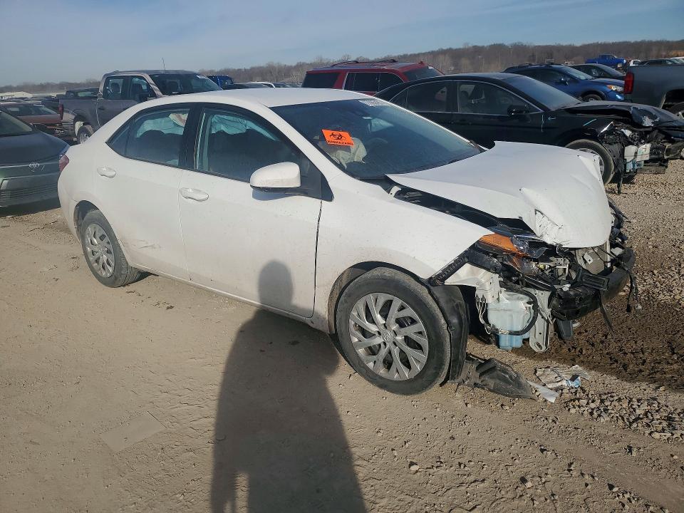 Photo 4 from auction – 2018 TOYOTA COROLLA with VIN 5YFBURHE0JP746960