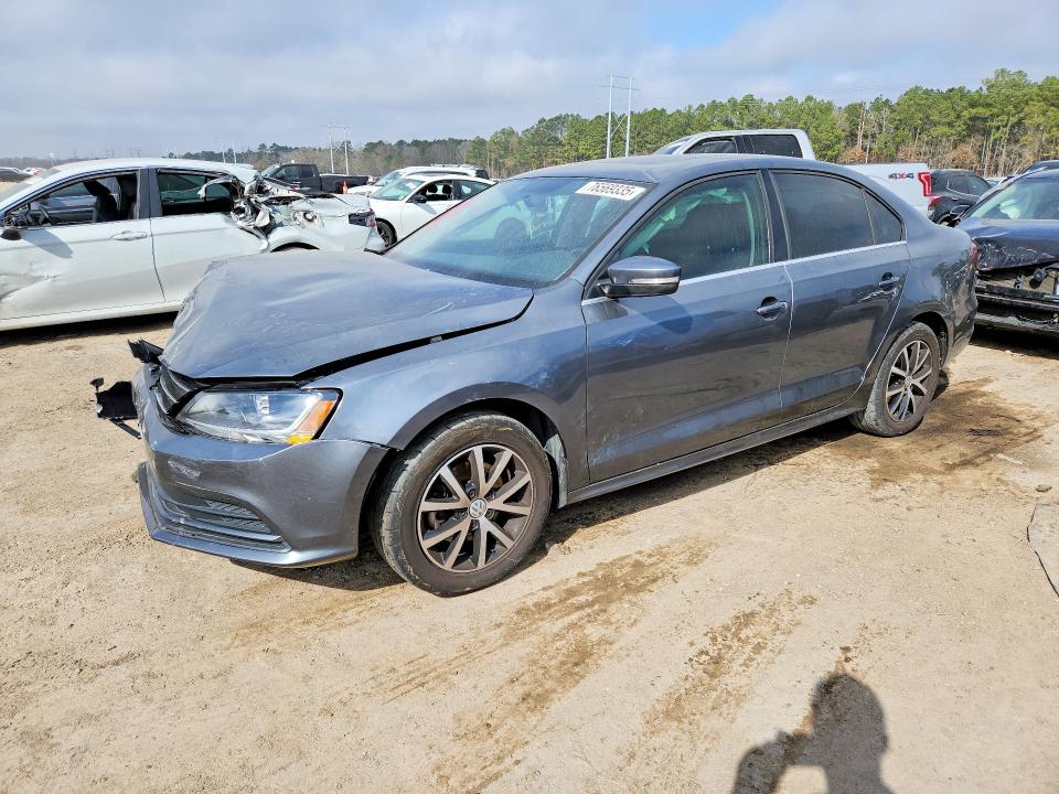 VOLKSWAGEN JETTA SE 2018 with VIN 3VWDB7AJ9JM260730 - Photo from auction