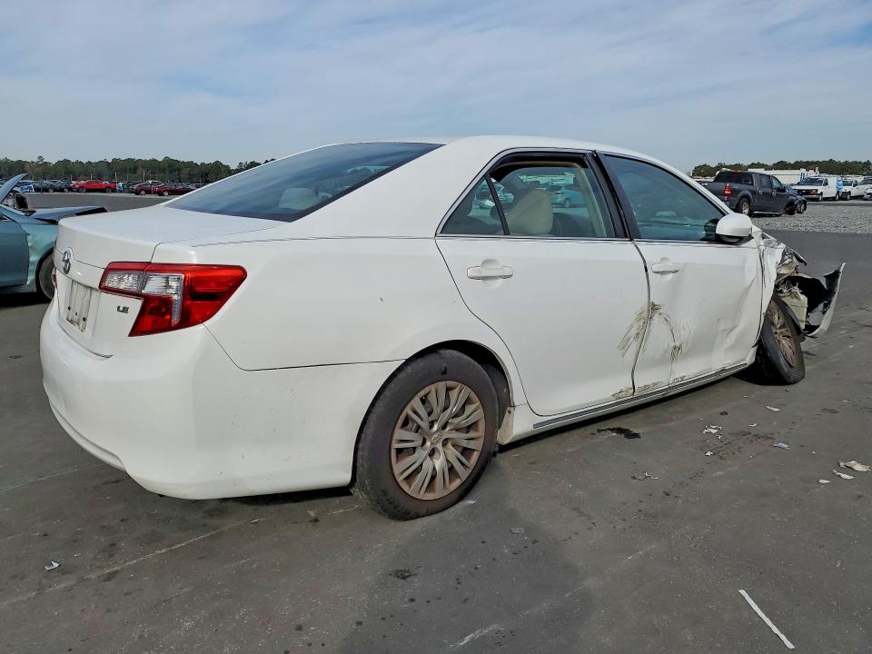 Photo 3 from auction – 2014 TOYOTA CAMRY L with VIN 4T1BF1FK2EU362901