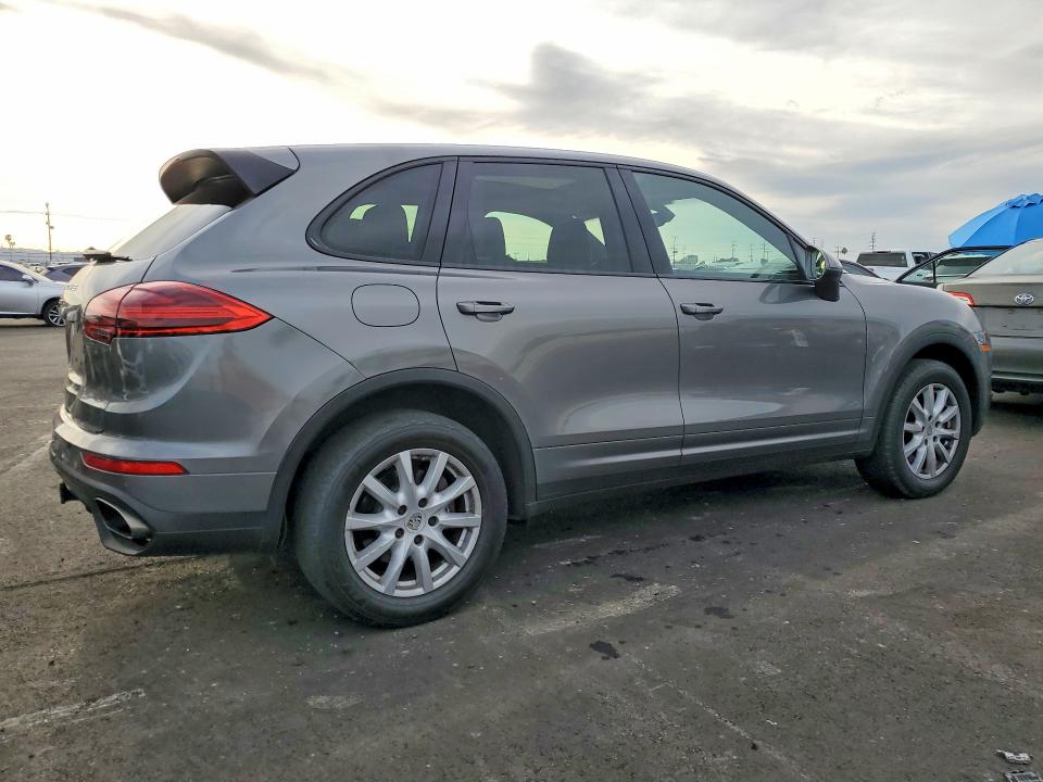Photo 3 from auction – 2016 PORSCHE CAYENNE with VIN WP1AA2A27GLA10299