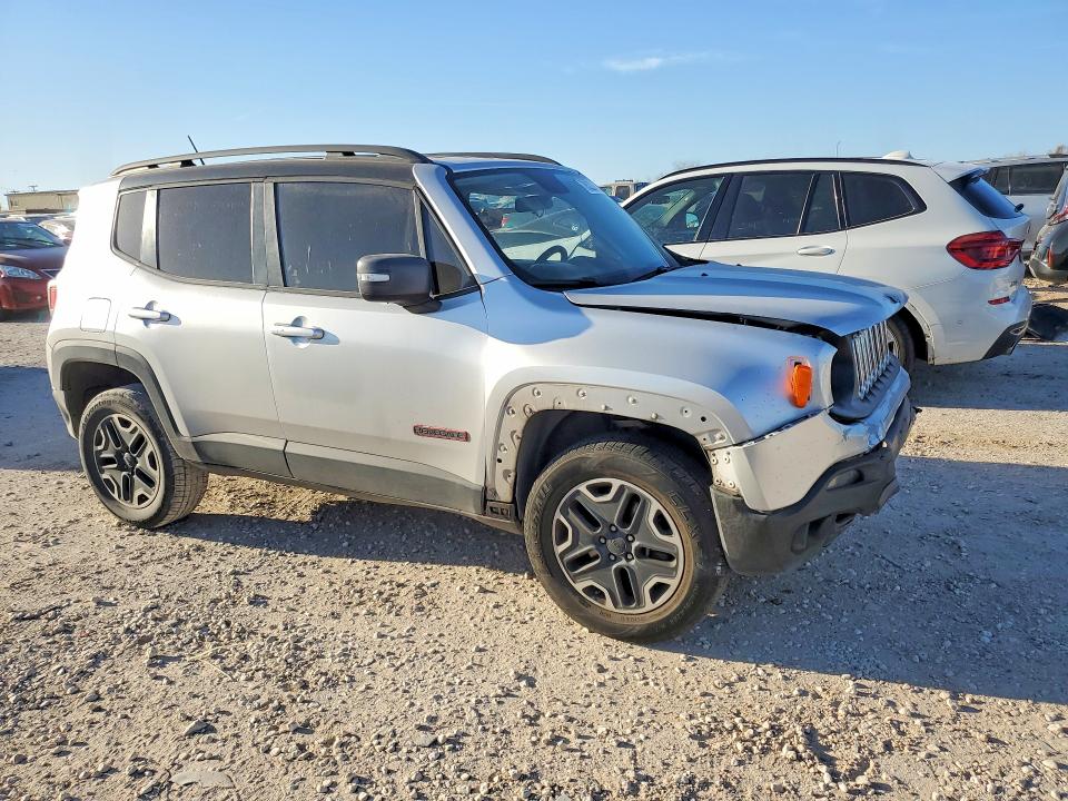 Photo 4 from auction – 2016 JEEP RENEGADE with VIN ZACCJBCT7GPC44132