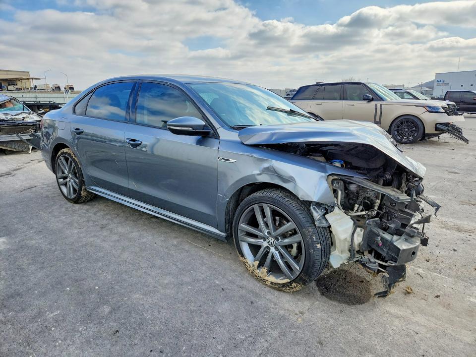 Photo 4 from auction – 2018 VOLKSWAGEN PASSAT with VIN 1VWAA7A38JC041881