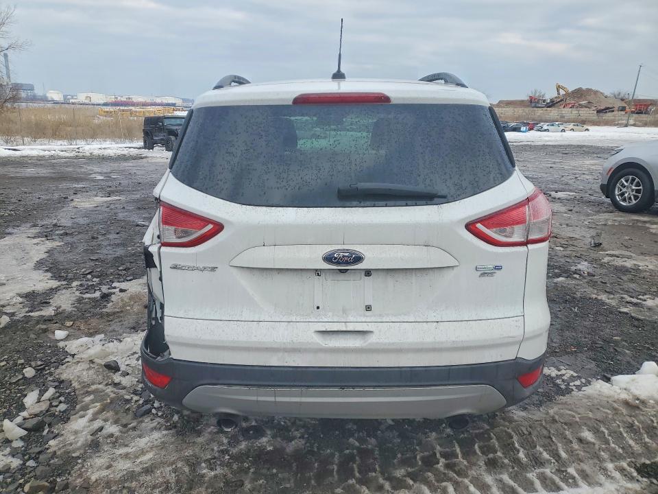 Photo 6 from auction – 2016 FORD ESCAPE with VIN 1FMCU9GXXGUB28236