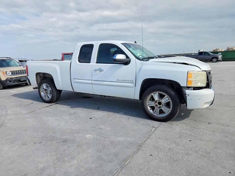 Photo 4 from auction – 2011 CHEVROLET SILVERADO with VIN 1GCRCSE05BZ182764