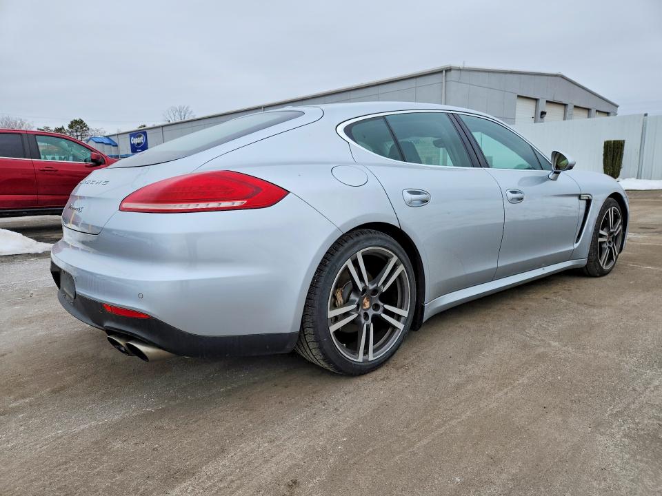 Photo 3 from auction – 2014 PORSCHE PANAMERA with VIN WP0AB2A75EL055877