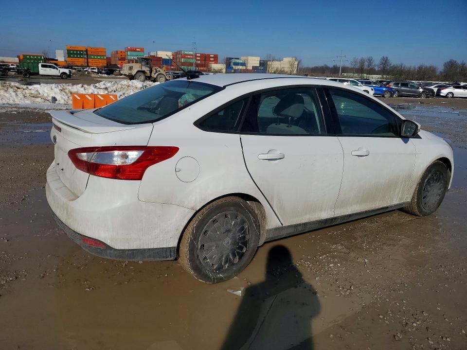 Photo 3 from auction – 2013 FORD FOCUS SE with VIN 1FADP3F2XDL122575