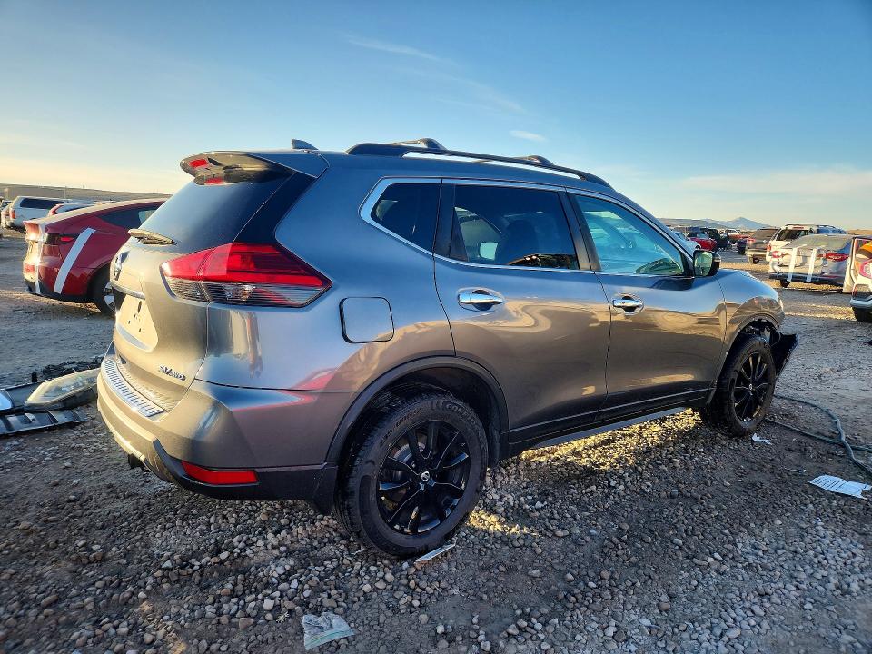 Photo 3 from auction – 2017 NISSAN ROGUE SV with VIN 5N1AT2MV2HC810524