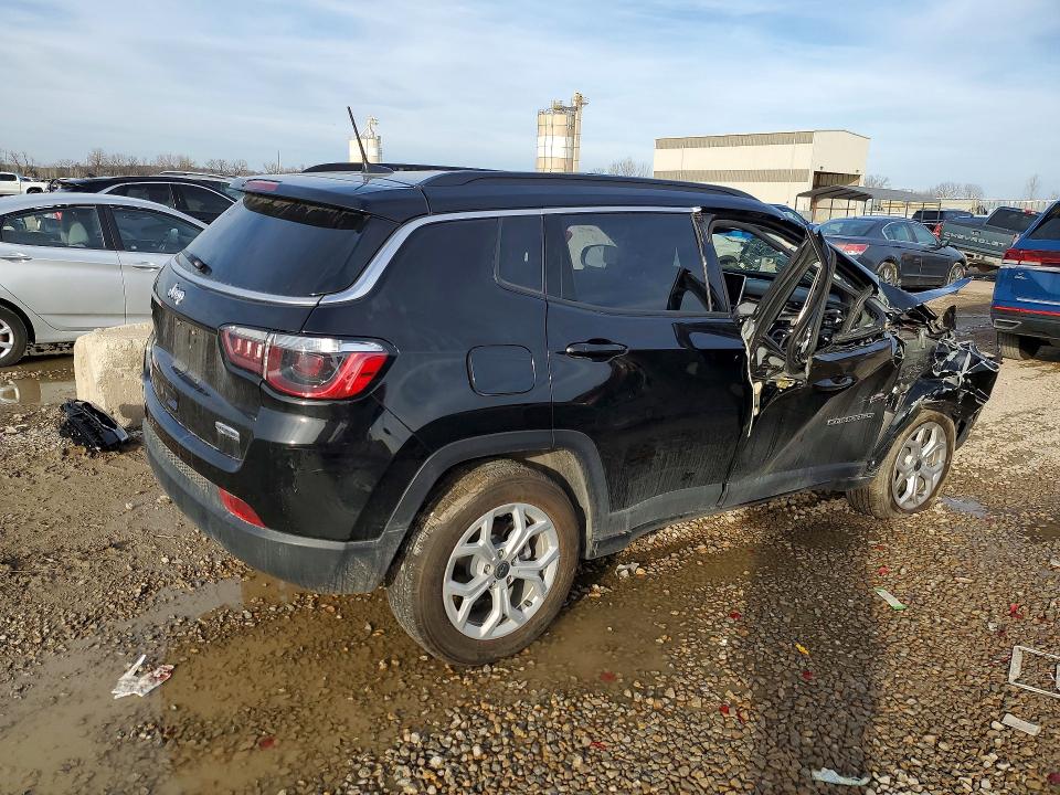Photo 3 from auction – 2025 JEEP COMPASS with VIN 3C4NJDBN3ST534067