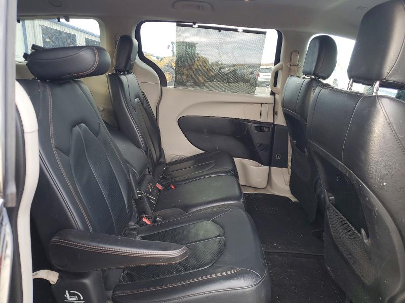 Photo 11 from auction – 2018 CHRYSLER PACIFICA with VIN 2C4RC1BG3JR294693