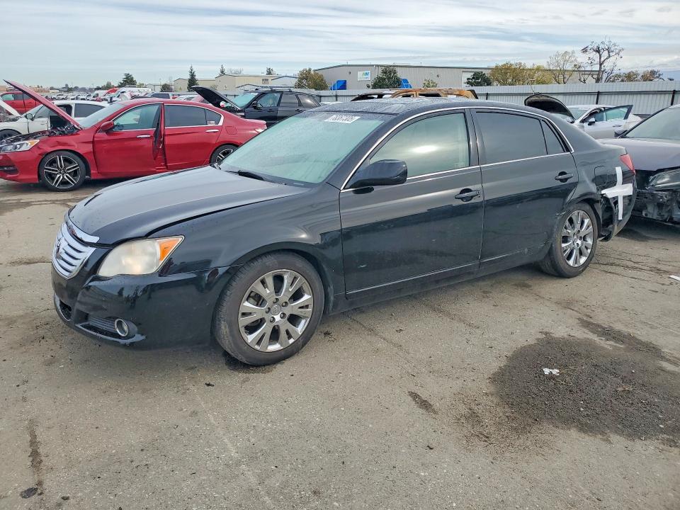 TOYOTA AVALON 2008 مع رقم تعريف المركبة 4T1BK36B68U307752 - صورة من المزاد