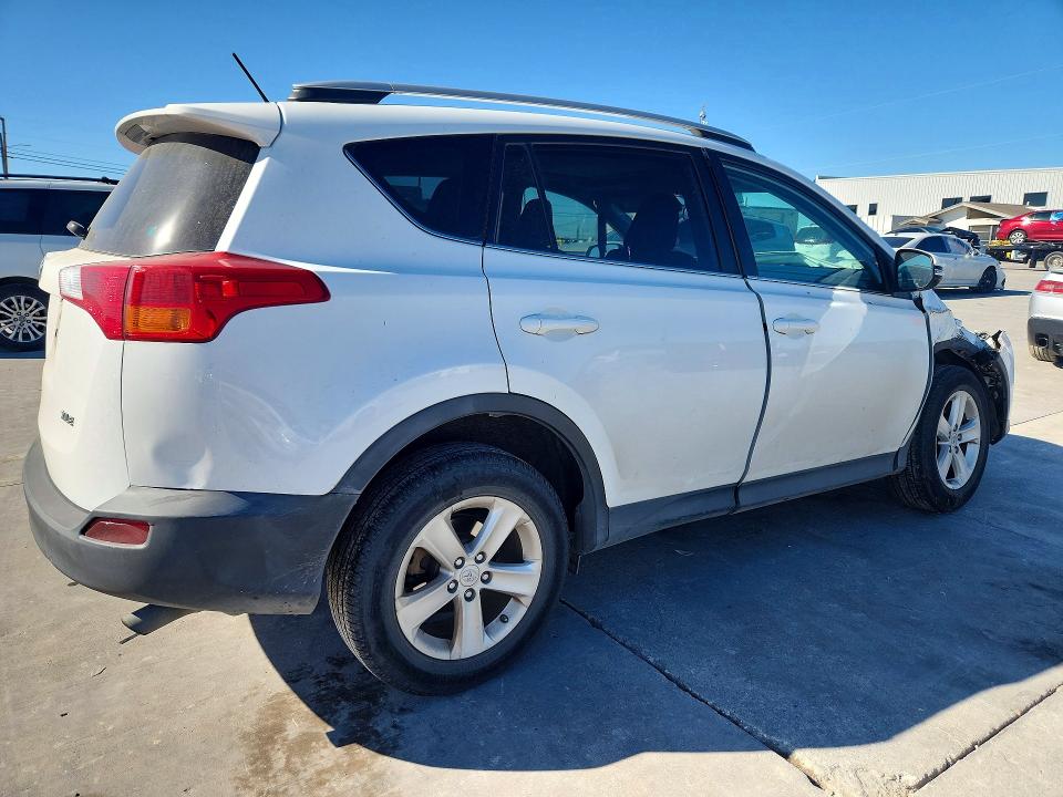 Photo 3 from auction – 2014 TOYOTA RAV4 with VIN 2T3WFREV0EW116528