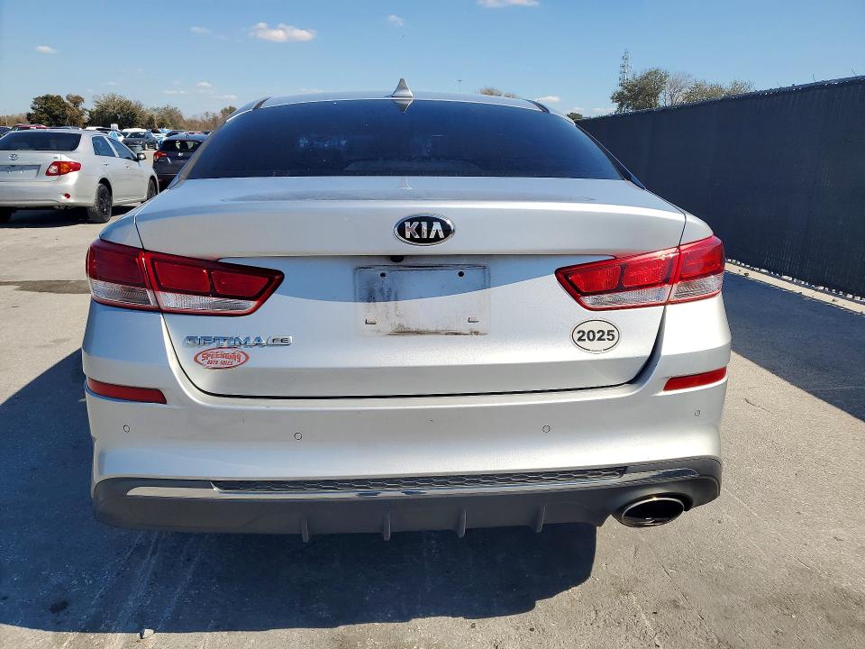 Photo 6 from auction – 2019 KIA OPTIMA with VIN 5XXGT4L37KG324499