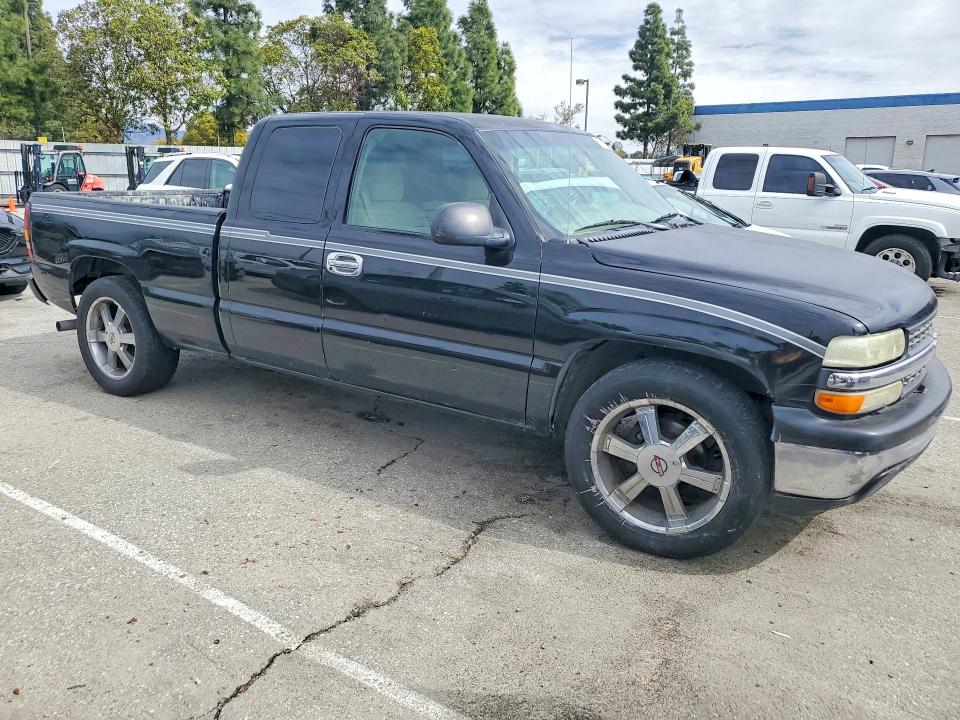 Photo 4 from auction – 2001 CHEVROLET SILVERADO with VIN 2GCEC19V811186099