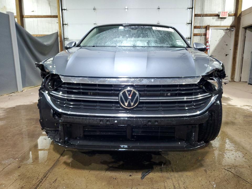 Photo 5 from auction – 2024 VOLKSWAGEN JETTA SE with VIN 3VW7M7BU1RM024553