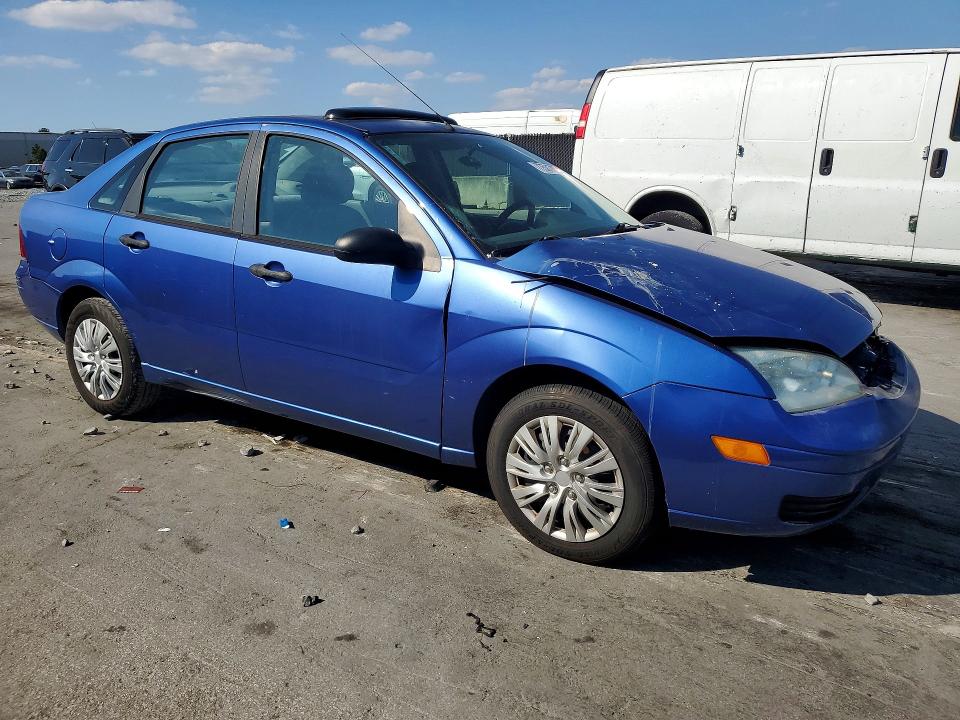 Photo 4 from auction – 2005 FORD FOCUS ZX4 with VIN 1FAFP34N65W298772