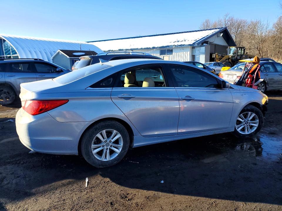 Zdjęcie 3 z aukcji – 2011 HYUNDAI SONATA z VIN 5NPEB4AC7BH139838