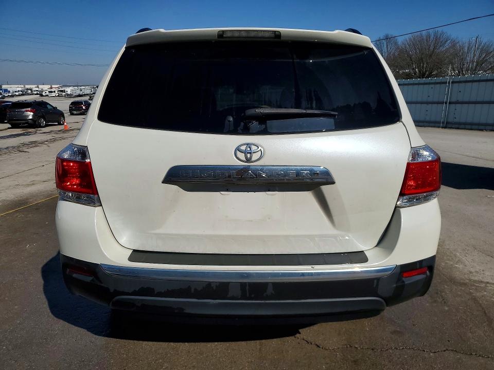 Photo 6 from auction – 2013 TOYOTA HIGHLANDER with VIN 5TDZK3EH9DS089801