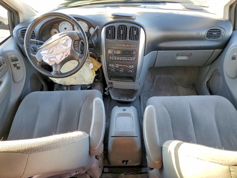 Photo 8 from auction – 2005 CHRYSLER TOWN & COU with VIN 2C8GP54L05R436225