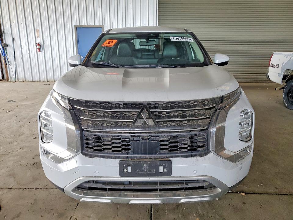 Photo 5 from auction – 2023 MITSUBISHI OUTLANDER with VIN JA4J3UA87PZ021998