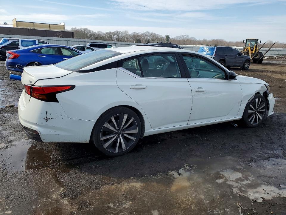 Photo 3 from auction – 2022 NISSAN ALTIMA with VIN 1N4BL4CV2NN339468