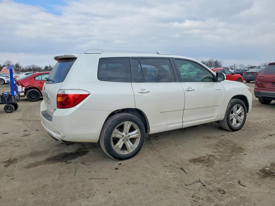 Photo 3 from auction – 2010 TOYOTA HIGHLANDER with VIN 5TDDK3EH9AS002016