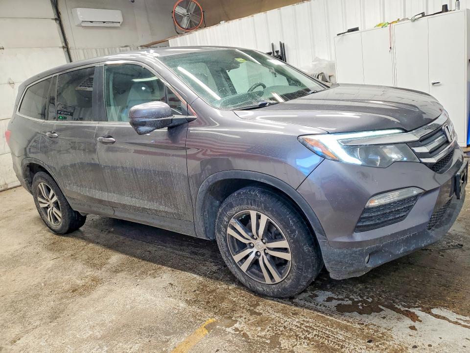 Photo 4 from auction – 2017 HONDA PILOT EX with VIN 5FNYF6H32HB036174