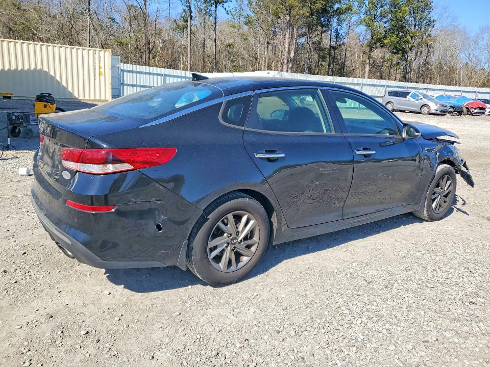 Photo 3 from auction – 2019 KIA OPTIMA with VIN 5XXGT4L30KG348739