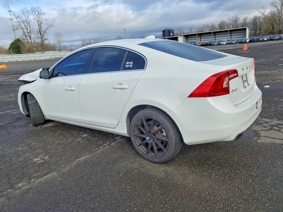 Photo 2 from auction – 2015 VOLVO S60 with VIN YV140MFC0F1317929