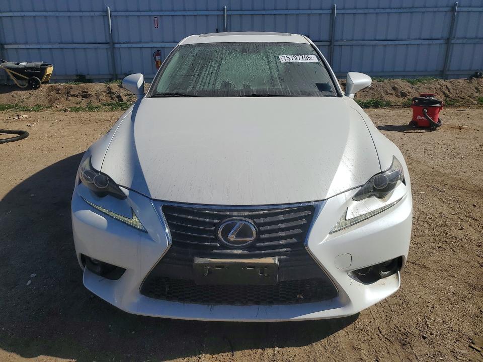 Photo 5 from auction – 2016 LEXUS IS 200T with VIN JTHBA1D2XG5030514