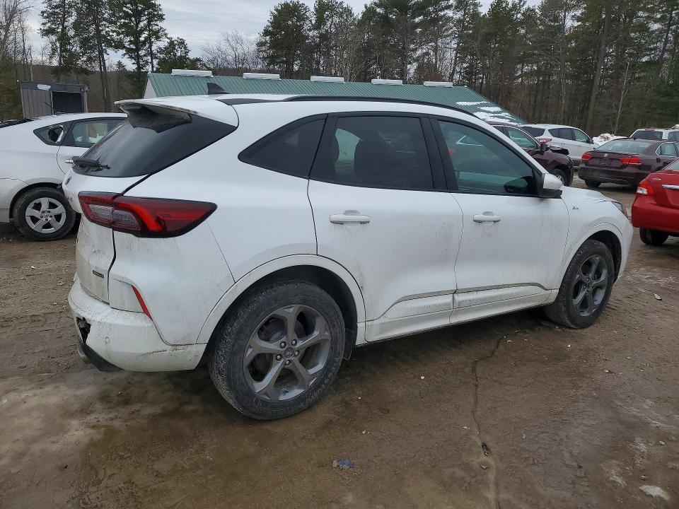 Photo 3 from auction – 2023 FORD ESCAPE with VIN 1FMCU9NZ8PUB19605