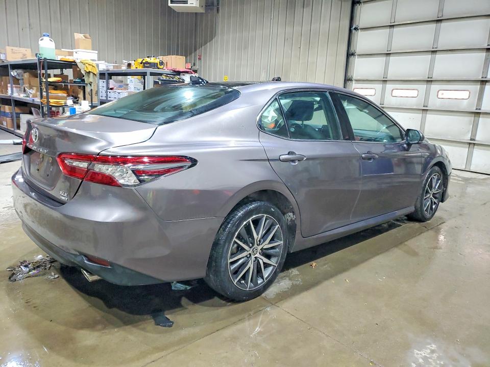 Photo 3 from auction – 2024 TOYOTA CAMRY XLE with VIN 4T1F11BK2RU116586