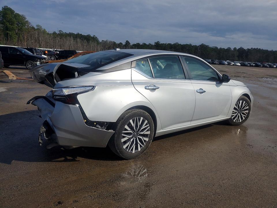 Photo 3 from auction – 2024 NISS ALTIMA with VIN 1N4BL4DV6RN338411