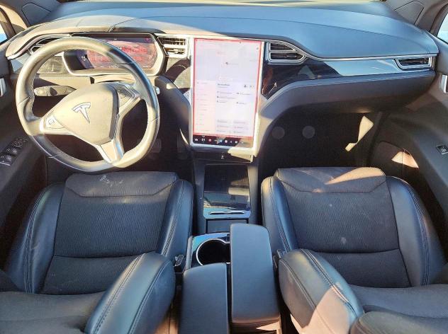 Photo 8 from auction – 2017 TESLA MODEL X with VIN 5YJXCDE21HF061782