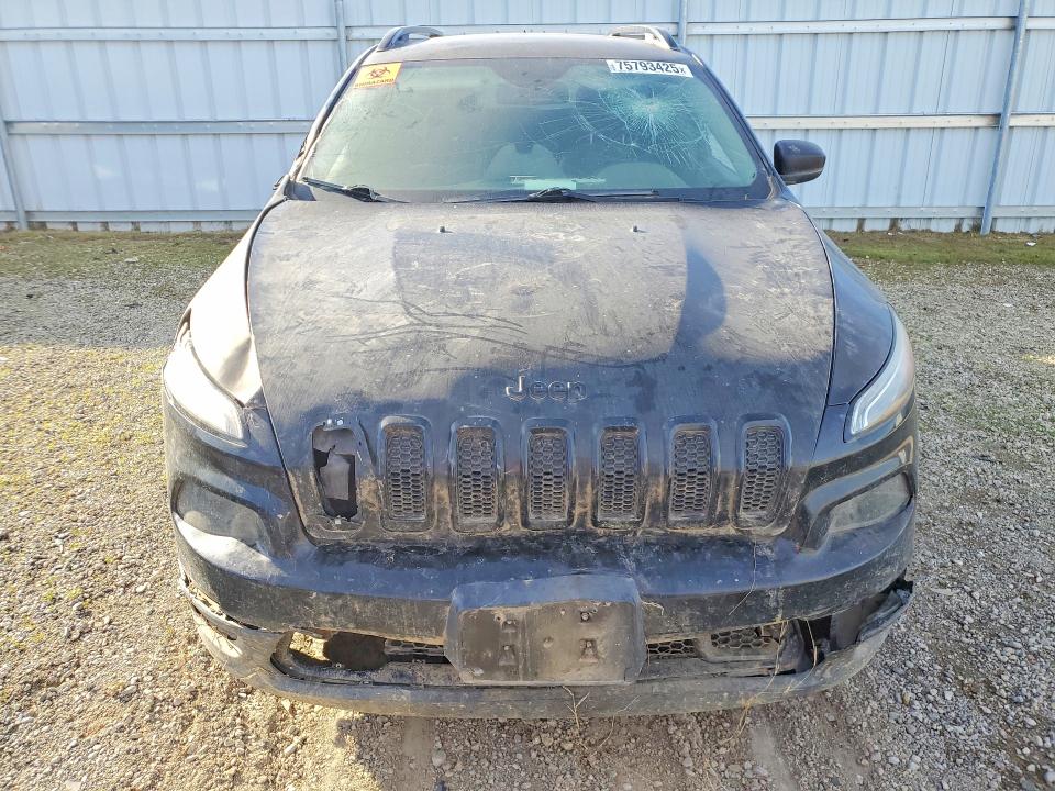 Photo 5 from auction – 2017 JEEP CHEROKEE with VIN 1C4PJLAB4HW586045