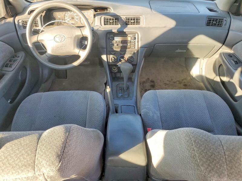 Photo 8 from auction – 2001 TOYOTA CAMRY with VIN 4T1BG22K91U067071