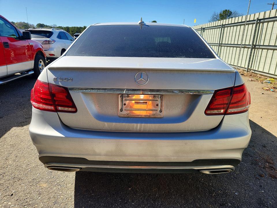Photo 6 from auction – 2016 MERCEDES-BENZ E with VIN WDDHF5KB6GB198780