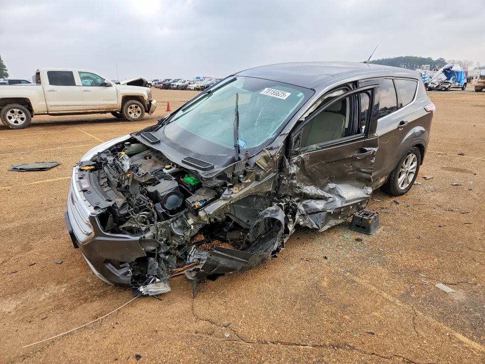 FORD ESCAPE 2017 z numerem VIN 1FMCU0GD6HUA03897 - Zdjęcie z aukcji