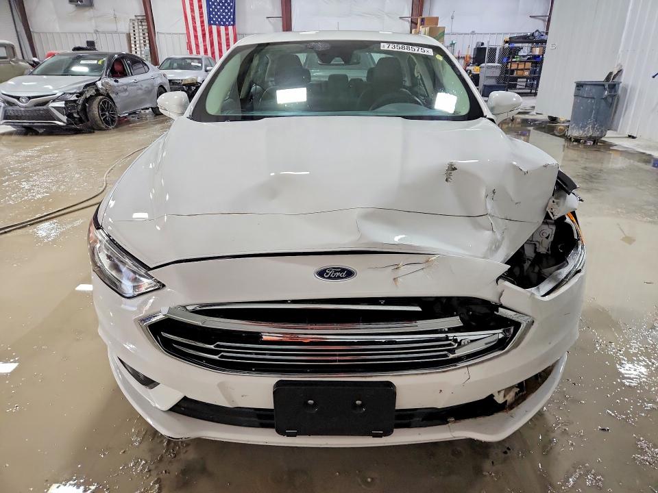 Photo 5 from auction – 2017 FORD FUSION SE with VIN 3FA6P0LU4HR296856