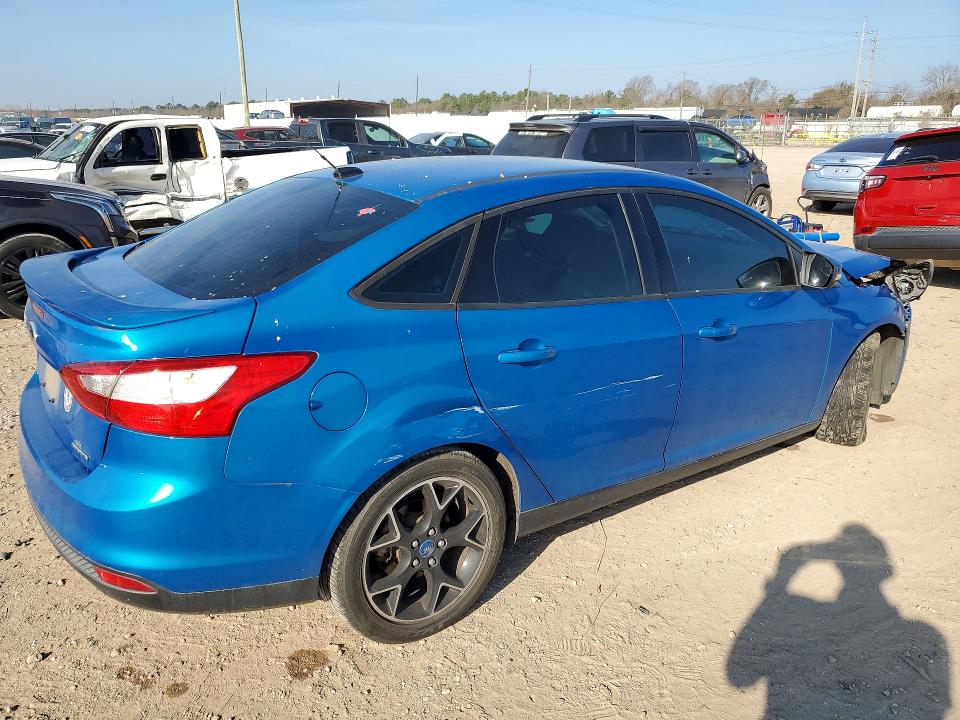 Photo 3 from auction – 2013 FORD FOCUS with VIN 1FADP3F27DL131217