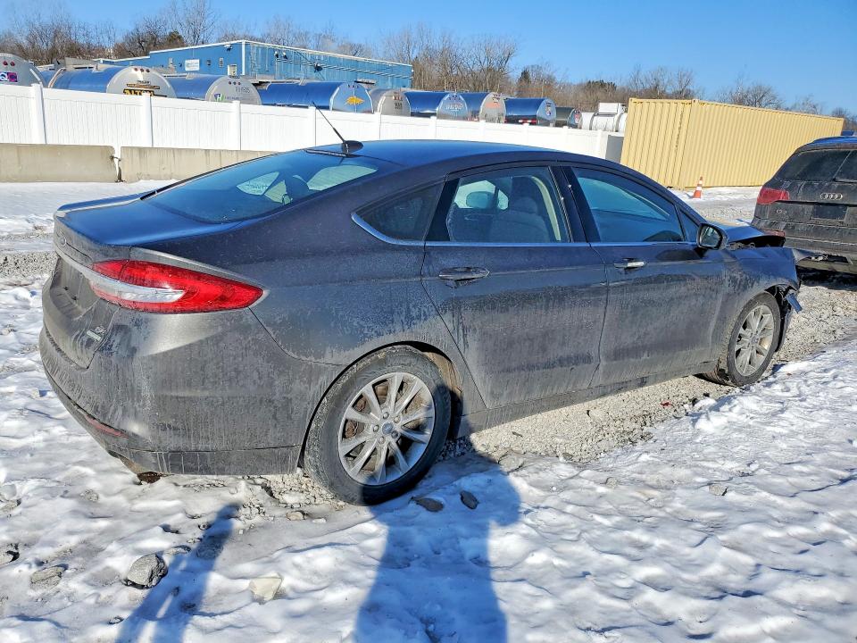 Photo 3 from auction – 2017 FORD FUSION with VIN 3FA6P0HD7HR401057