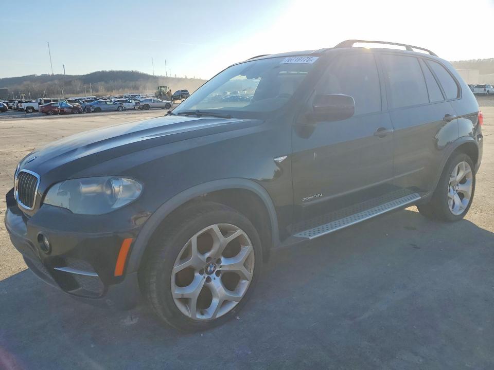 BMW X5 2011 with VIN 5UXZV4C55BL416925 - Photo from auction