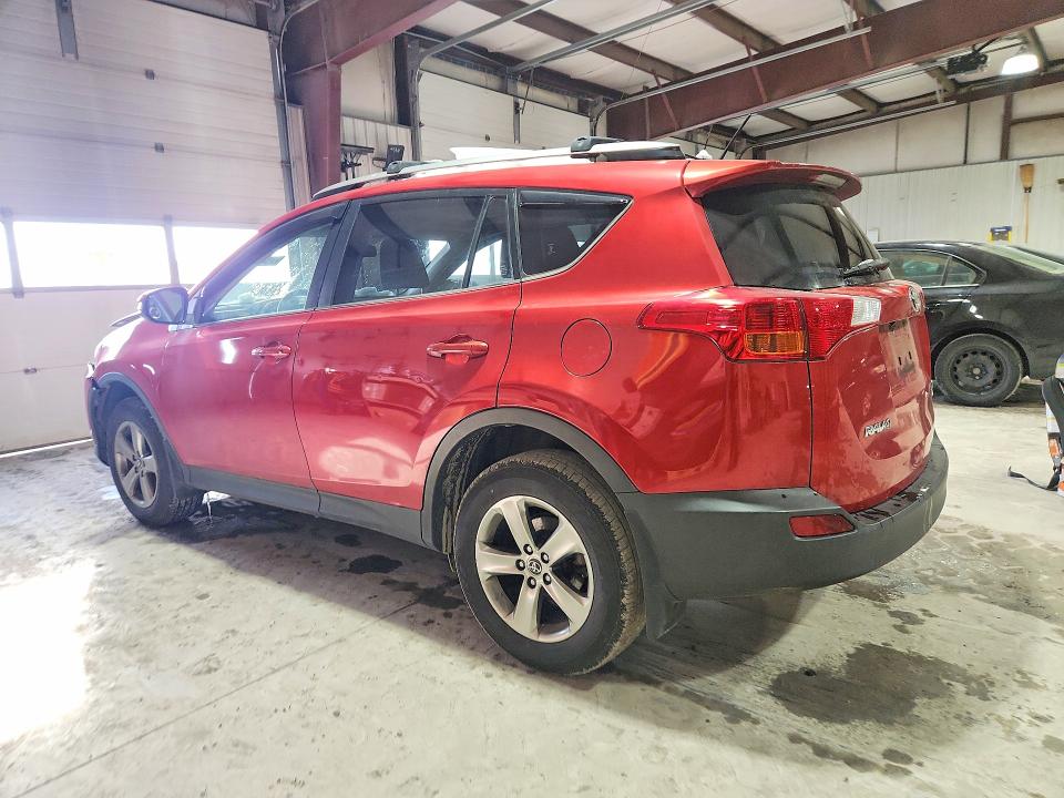 Photo 2 from auction – 2015 TOYOTA RAV4 XLE with VIN JTMRFREV4FD152802
